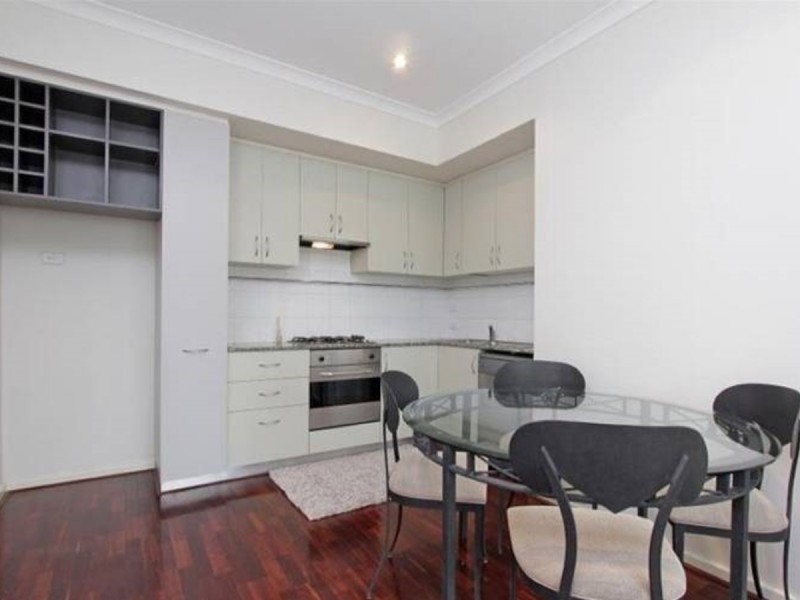 8/24 Saunders Street, East Perth WA 6004