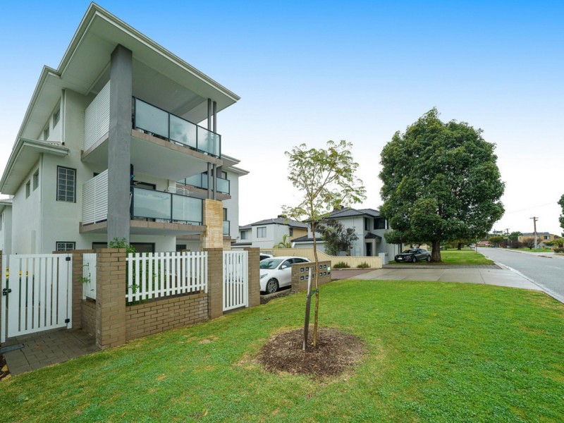1/3 Beverley Road, Cloverdale WA 6105