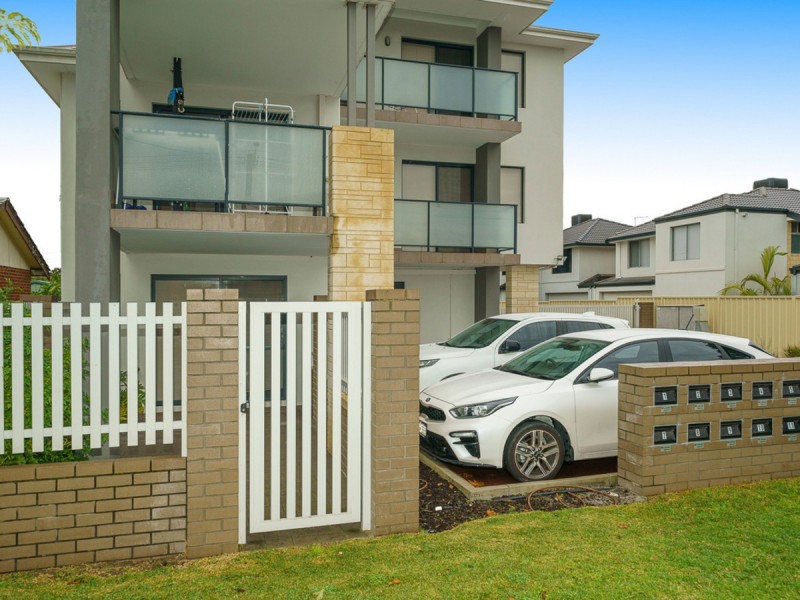 1/3 Beverley Road, Cloverdale WA 6105