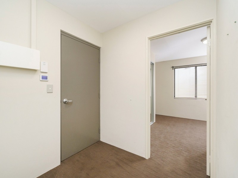 1/3 Beverley Road, Cloverdale WA 6105