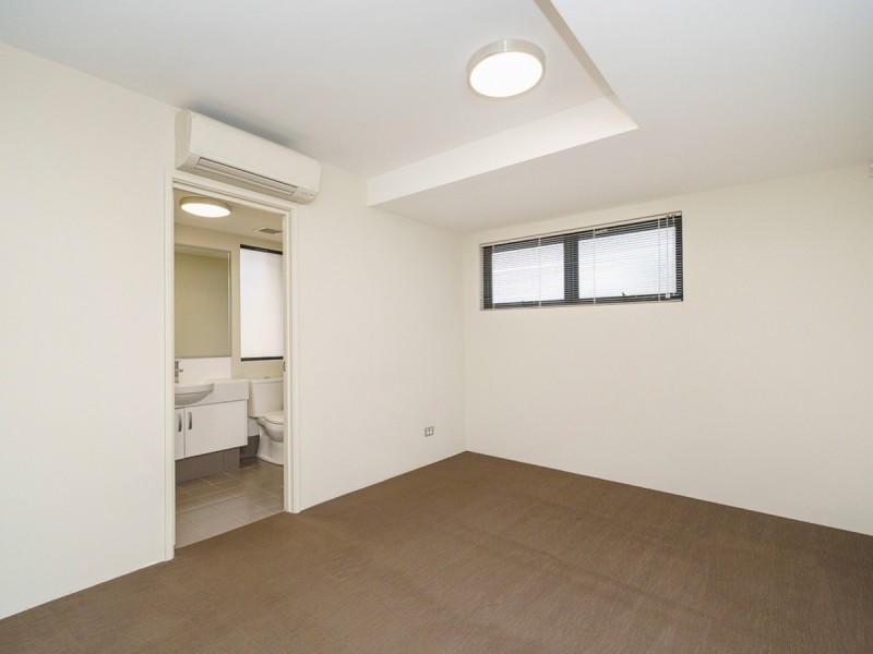 1/3 Beverley Road, Cloverdale WA 6105