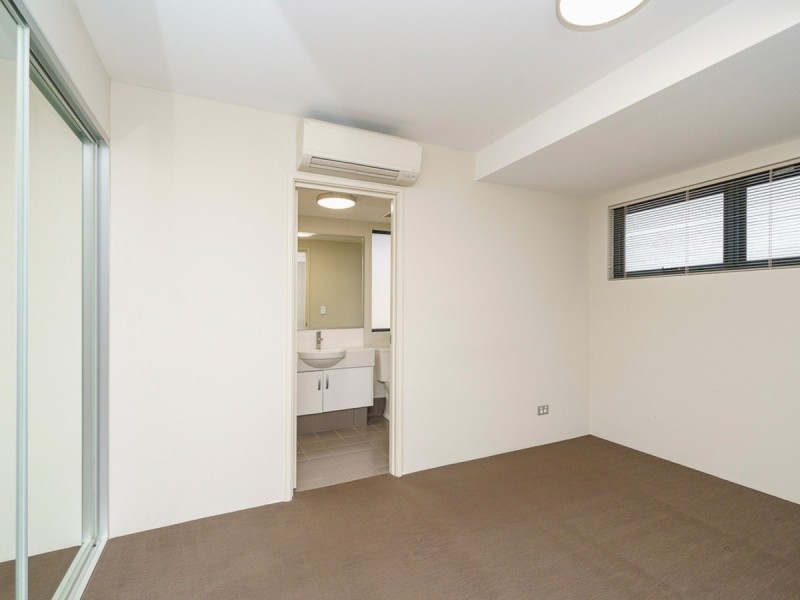 1/3 Beverley Road, Cloverdale WA 6105