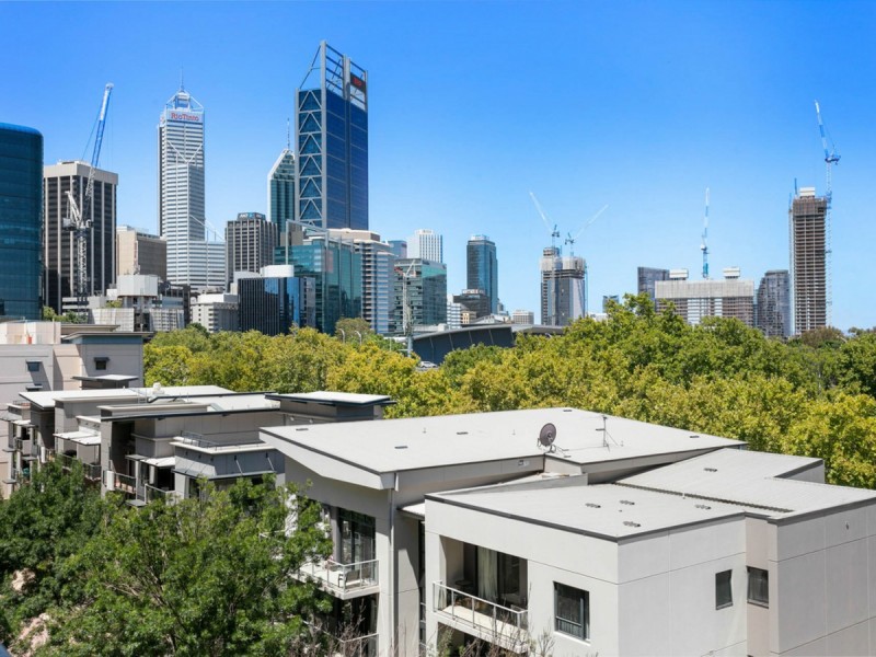 56/122 Mounts Bay Road, Perth WA 6000