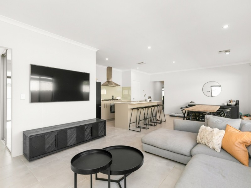 10A Plover Place, Ballajura WA 6066