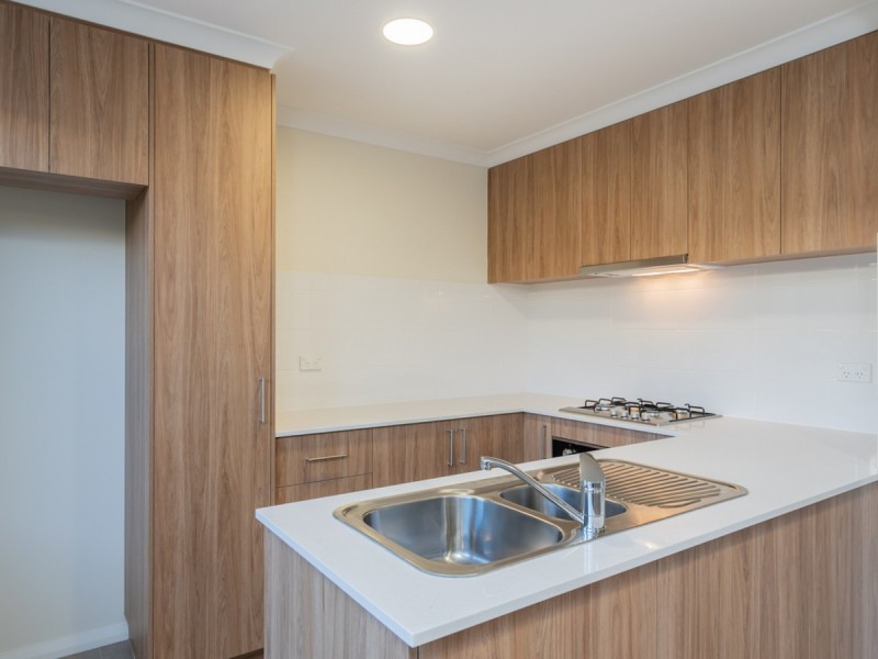 4/4 Whiteside Street, Cloverdale WA 6105
