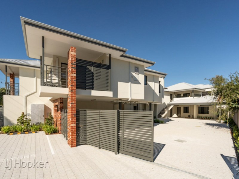 4/4 Whiteside Street, Cloverdale WA 6105