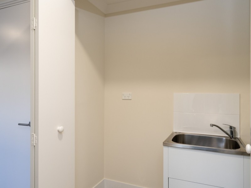 4/4 Whiteside Street, Cloverdale WA 6105