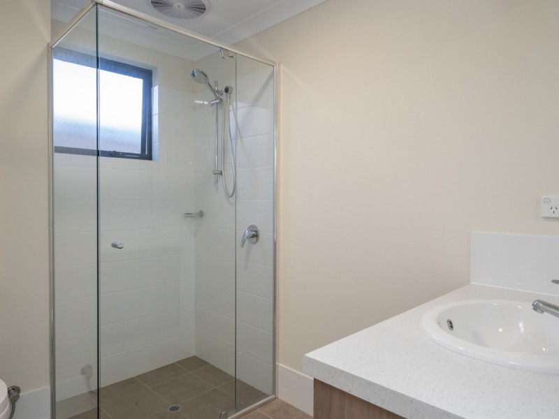 4/4 Whiteside Street, Cloverdale WA 6105