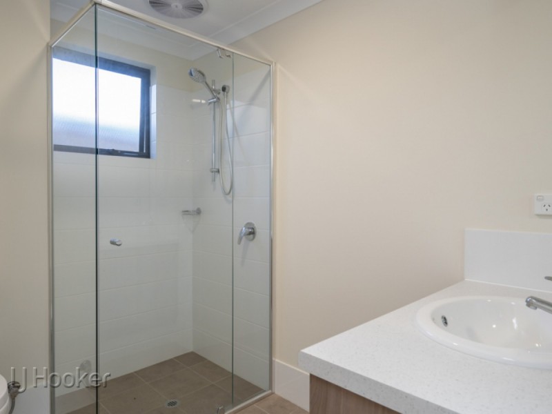 3/4 Whiteside Street, Cloverdale WA 6105