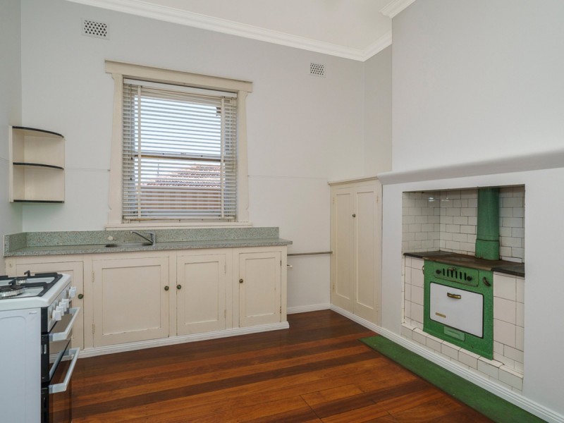 4 Kooyong Road, Rivervale WA 6103