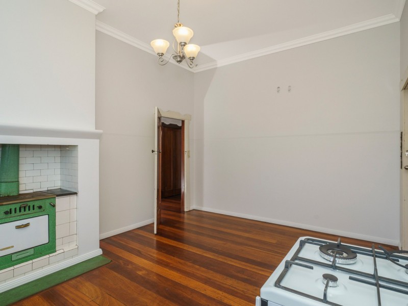 4 Kooyong Road, Rivervale WA 6103