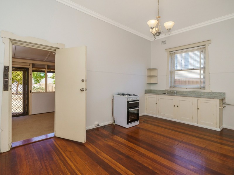 4 Kooyong Road, Rivervale WA 6103