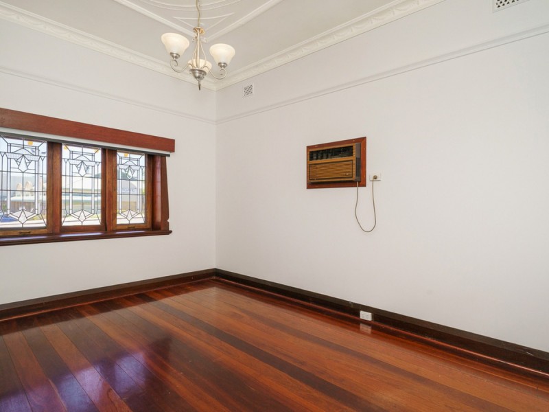 4 Kooyong Road, Rivervale WA 6103