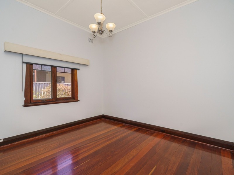 4 Kooyong Road, Rivervale WA 6103