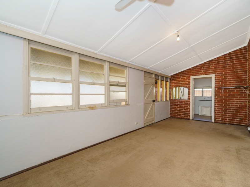 4 Kooyong Road, Rivervale WA 6103