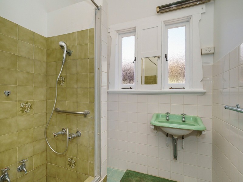 4 Kooyong Road, Rivervale WA 6103