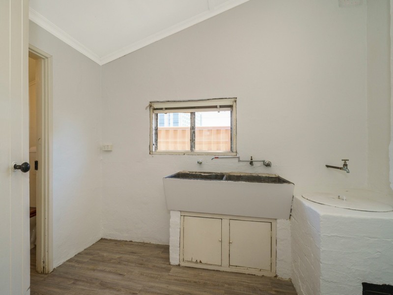 4 Kooyong Road, Rivervale WA 6103