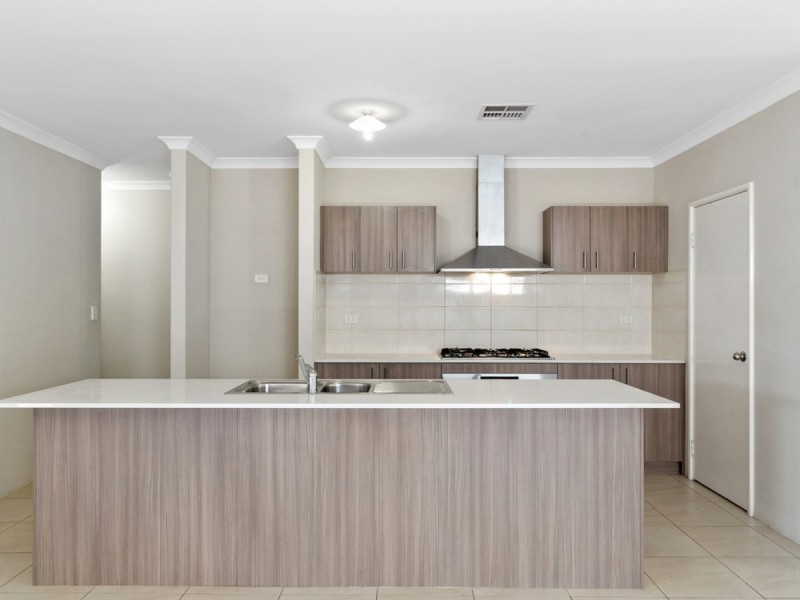 4 Tringa Rise, East Cannington WA 6107