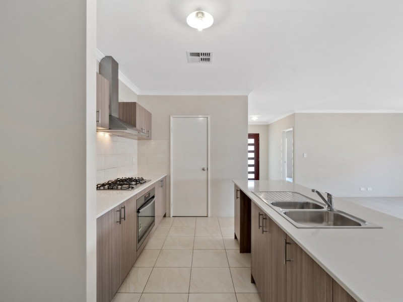 4 Tringa Rise, East Cannington WA 6107