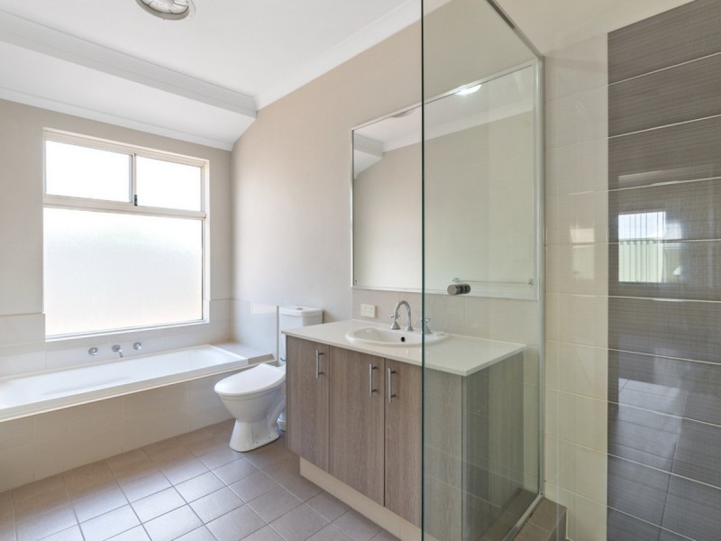 4 Tringa Rise, East Cannington WA 6107