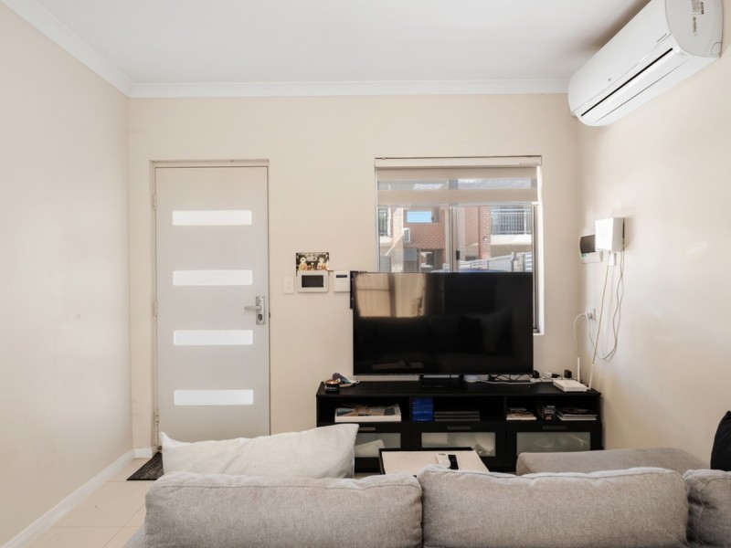 2/9 Henry Street, East Cannington WA 6107
