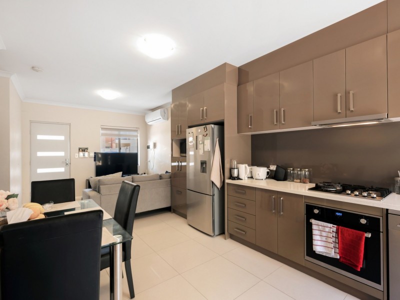 2/9 Henry Street, East Cannington WA 6107