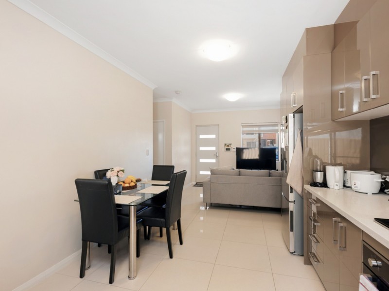 2/9 Henry Street, East Cannington WA 6107