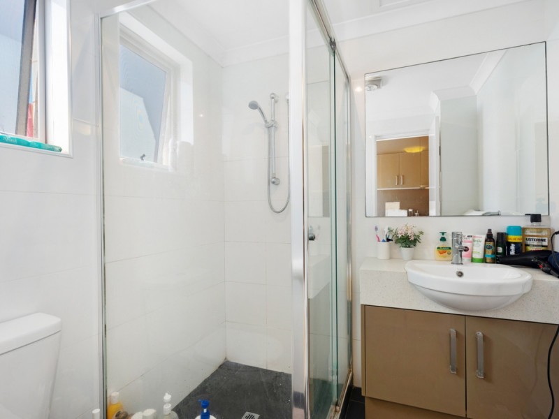 2/9 Henry Street, East Cannington WA 6107
