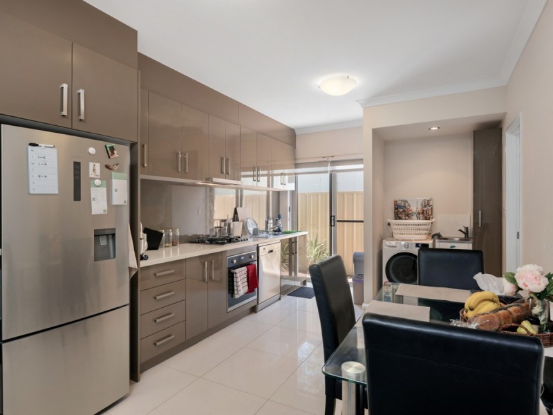 2/9 Henry Street, East Cannington WA 6107