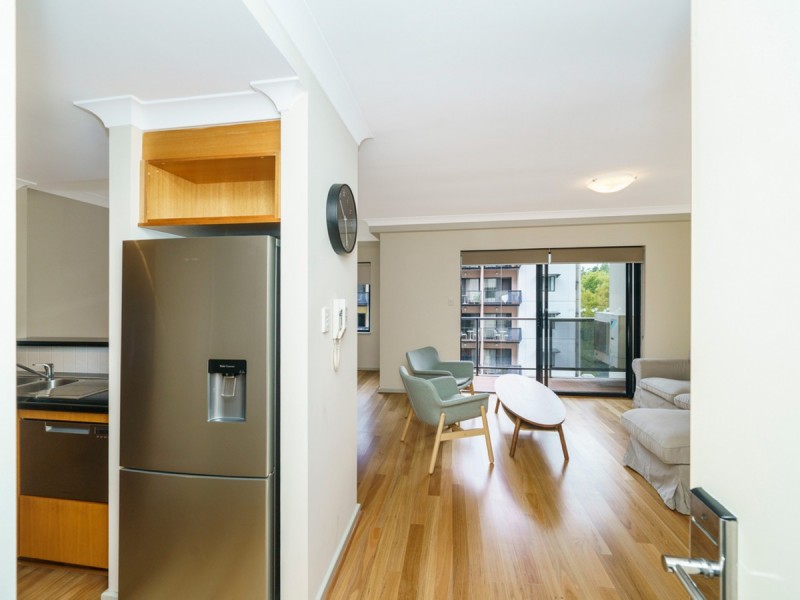 54/128 Mounts Bay Road, Perth WA 6000