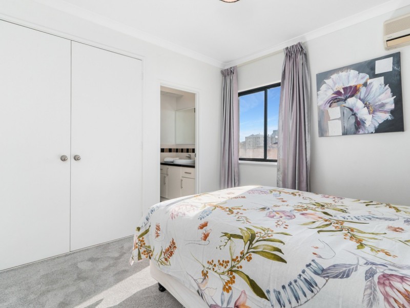10/11 Regal Place, East Perth WA 6004
