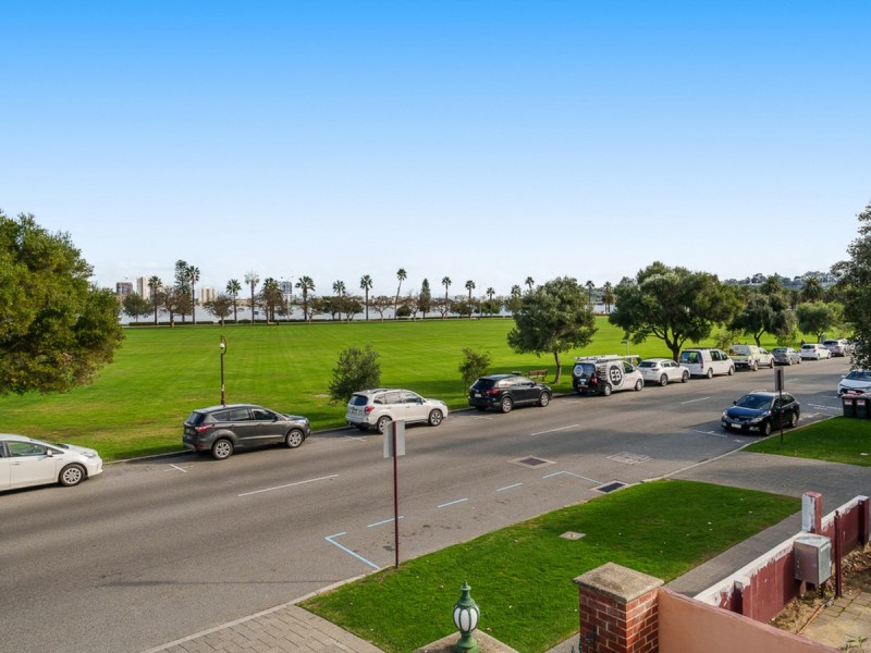 13/114 Terrace Road, Perth WA 6000