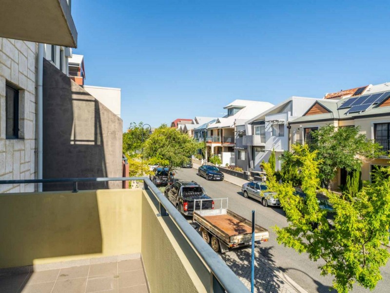 15 Tully Road, East Perth WA 6004