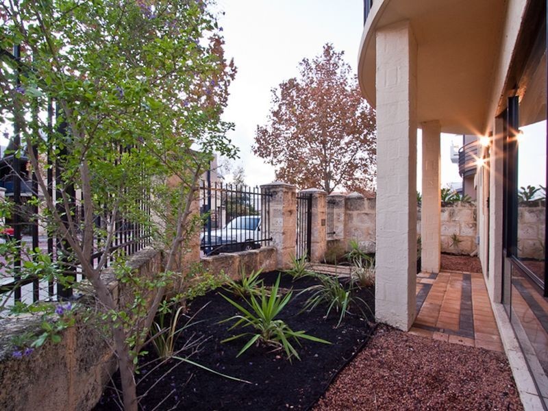 26 Haig Park Circle, East Perth WA 6004