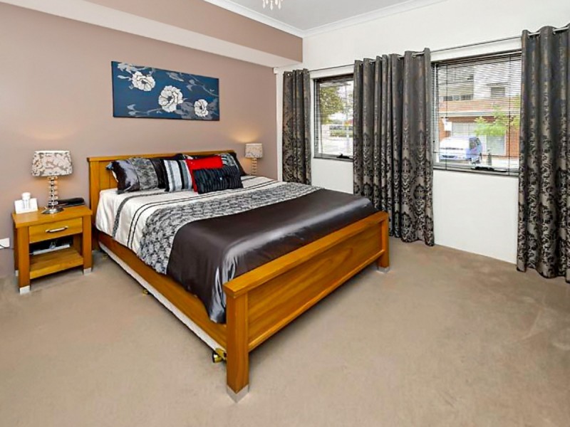 1/32 Fielder Street, East Perth WA 6004