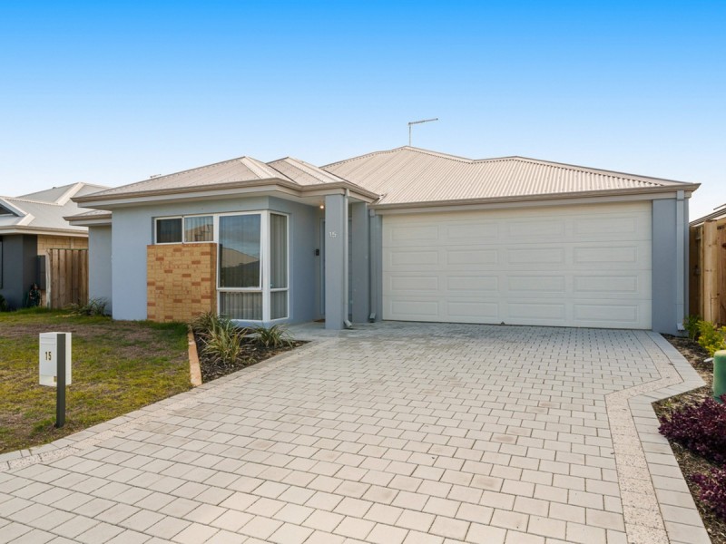 15 Glamorgan Loop, Ellenbrook WA 6069