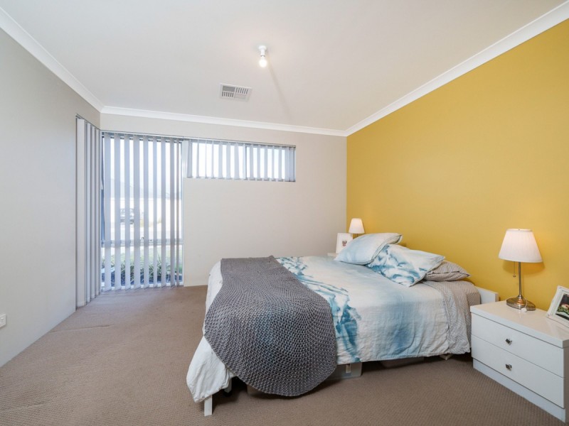 15 Glamorgan Loop, Ellenbrook WA 6069