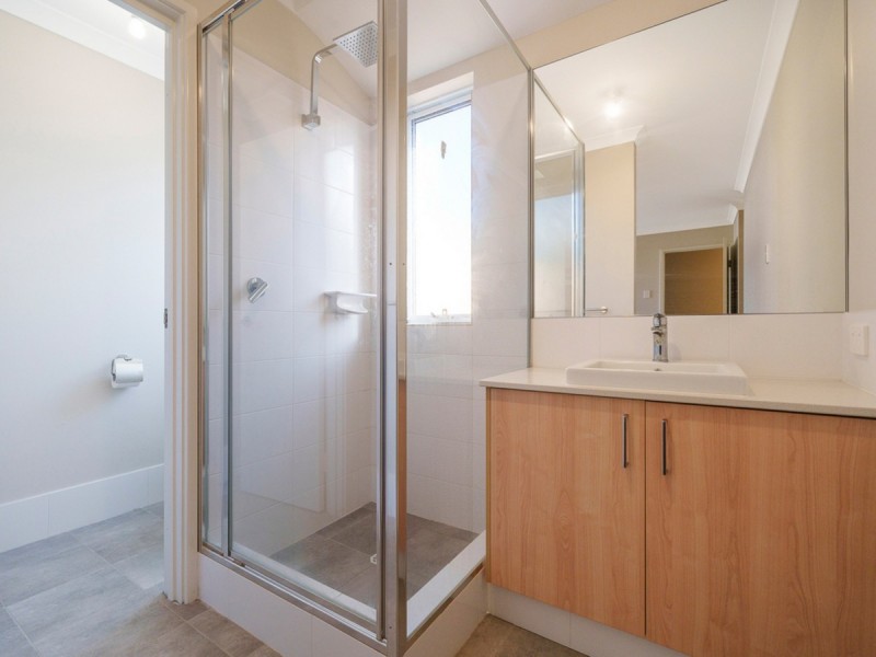 15 Glamorgan Loop, Ellenbrook WA 6069