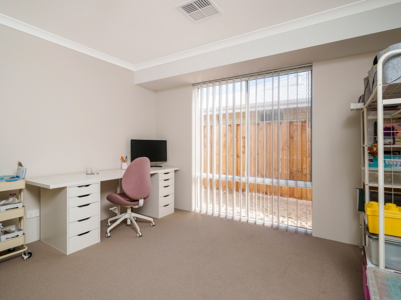 15 Glamorgan Loop, Ellenbrook WA 6069
