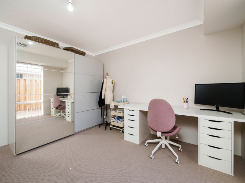 15 Glamorgan Loop, Ellenbrook WA 6069