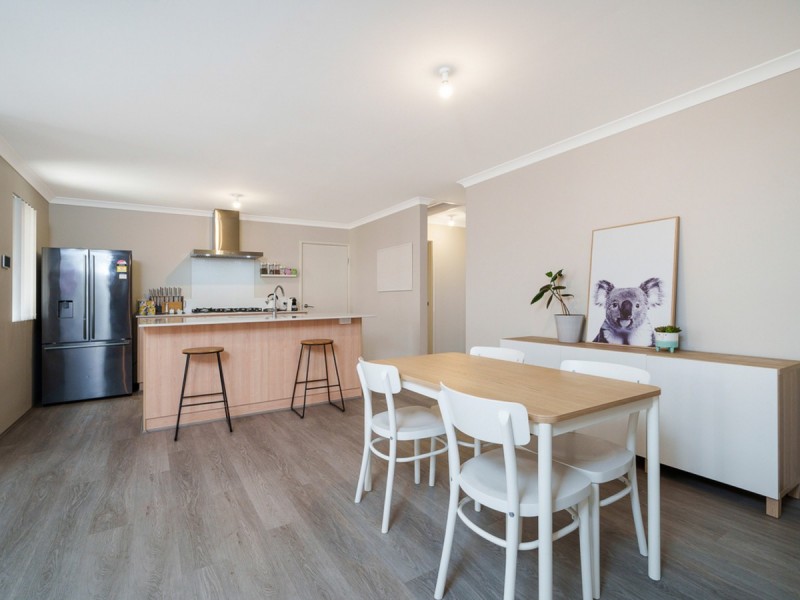 15 Glamorgan Loop, Ellenbrook WA 6069