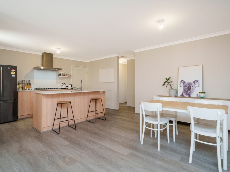 15 Glamorgan Loop, Ellenbrook WA 6069