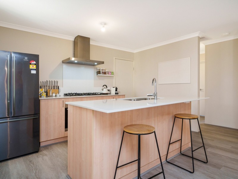 15 Glamorgan Loop, Ellenbrook WA 6069