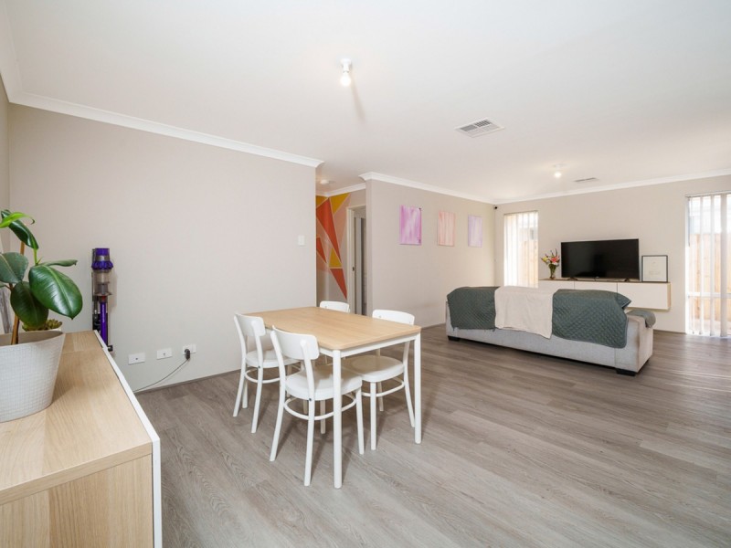 15 Glamorgan Loop, Ellenbrook WA 6069