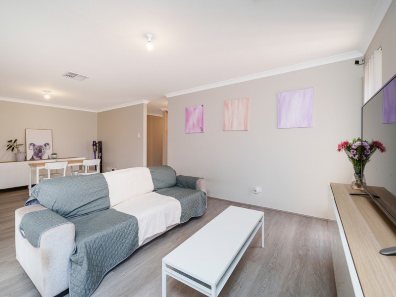 15 Glamorgan Loop, Ellenbrook WA 6069