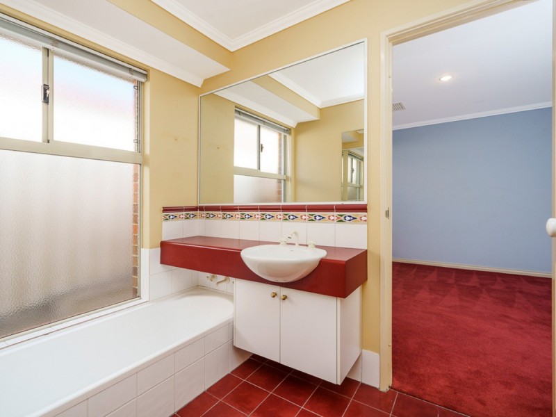 79 Peterborough Circle, North Lake WA 6163