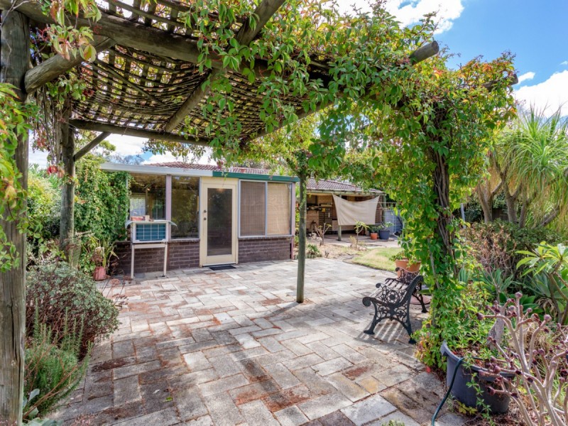 77 Alderley Square, Wilson WA 6107