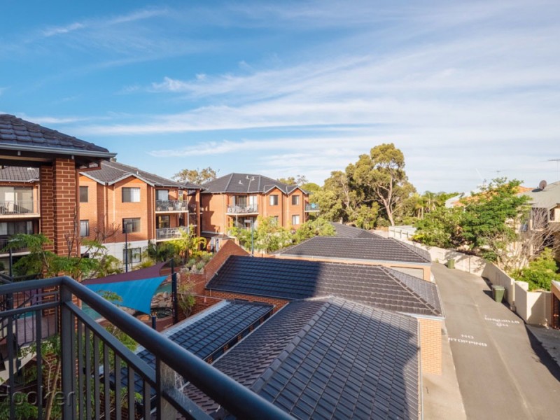 27/7 Bronte Street, East Perth WA 6004