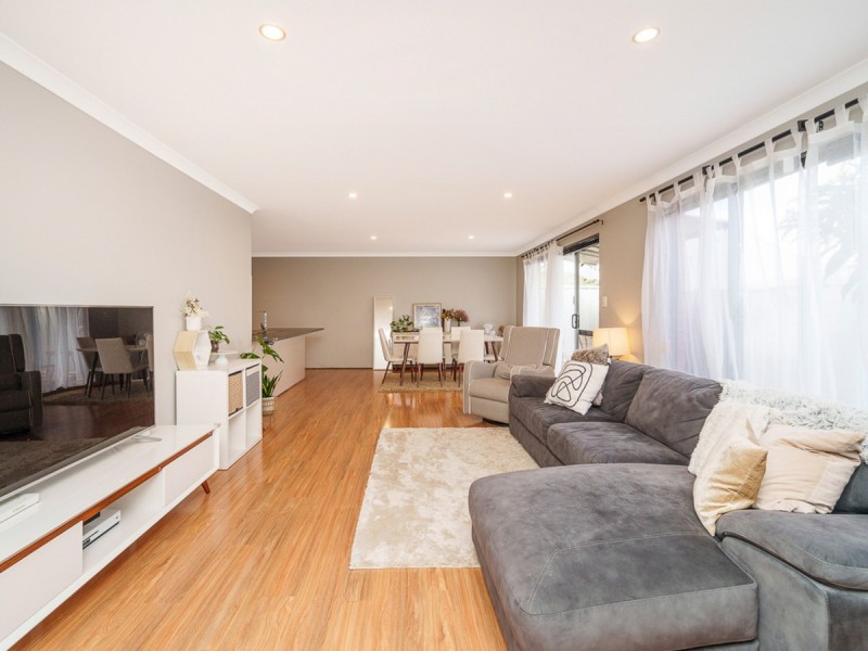 7B Lunar Way, Beckenham WA 6107