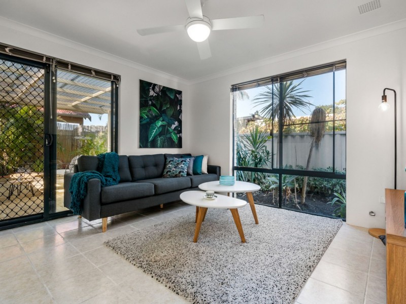 2/90 Edgecumbe Street, Como WA 6152